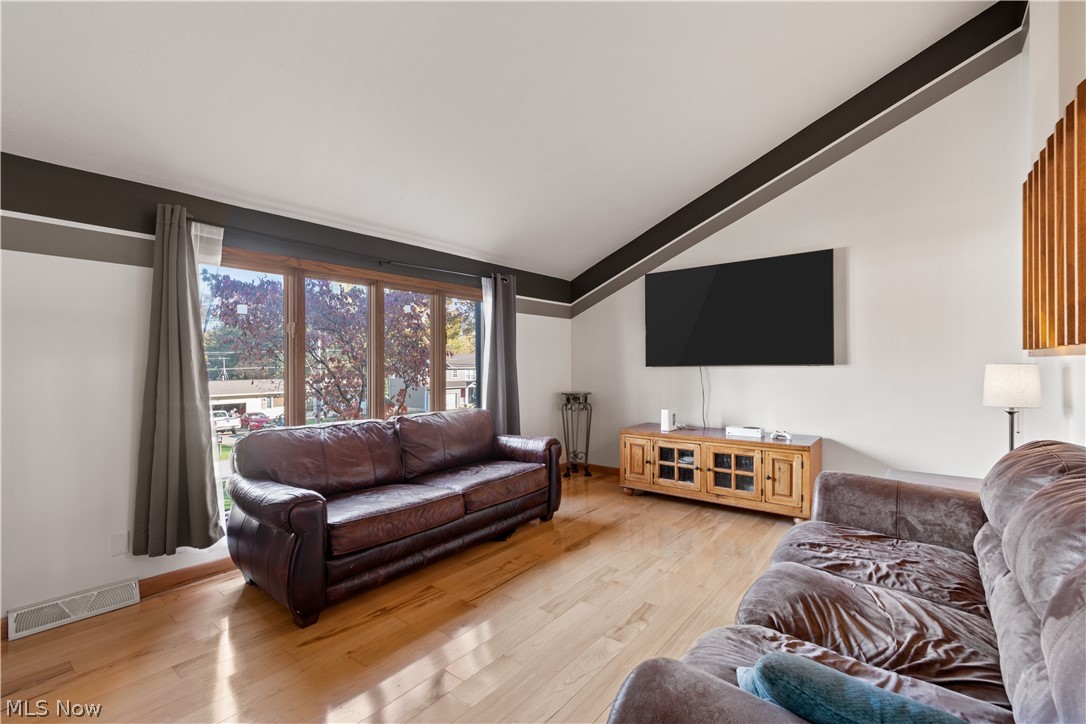 392 Derbyshire Road Akron OH 44319