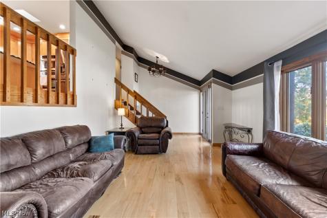 392 Derbyshire Road Akron OH 44319