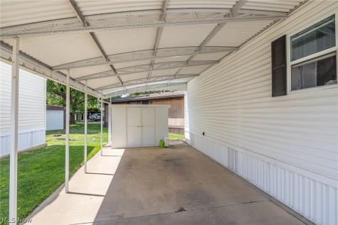 10 Cherry Lane Olmsted Twp OH 44138
