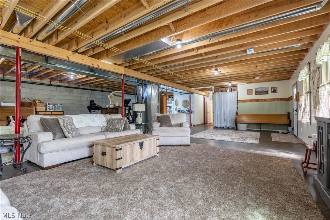 7528 Dover Zoar Road NE Dover OH 44622
