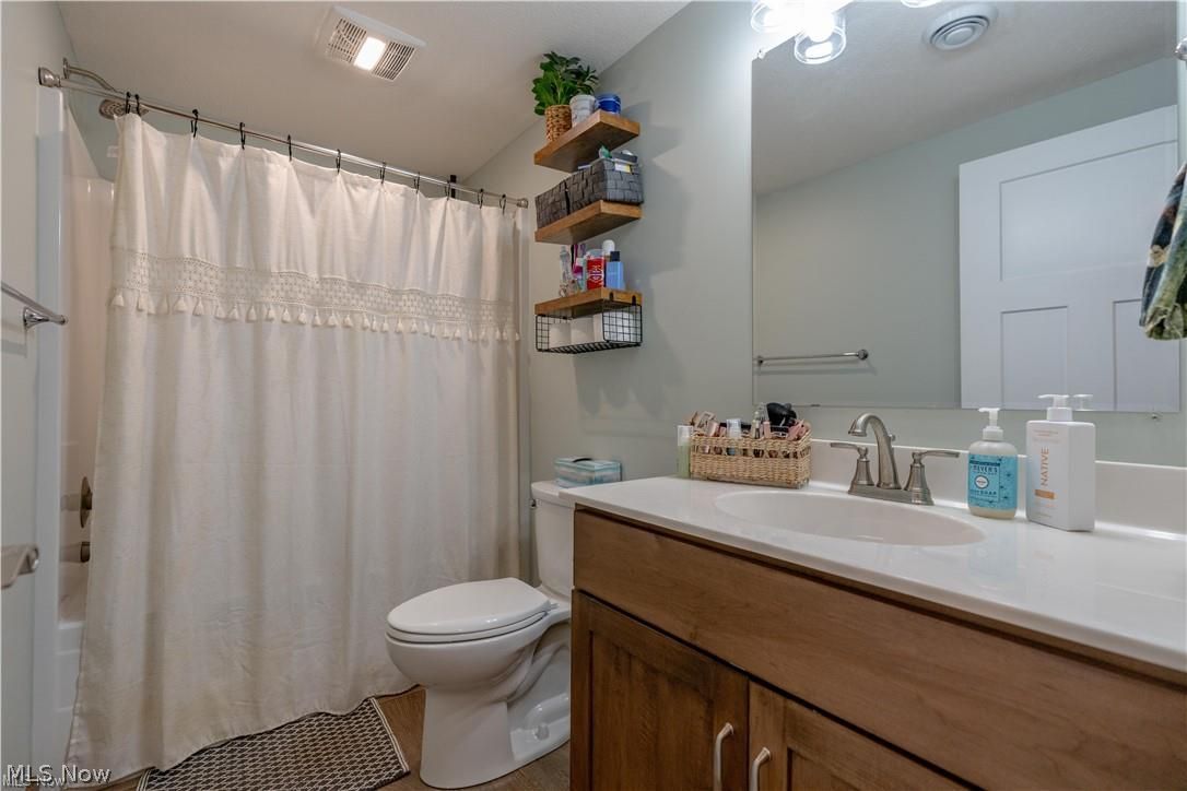 7528 Dover Zoar Road NE Dover OH 44622