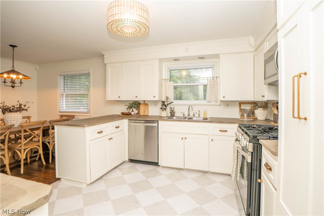 1215 Easton Street NE Canton OH 44721