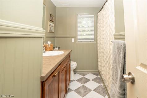 1215 Easton Street NE Canton OH 44721