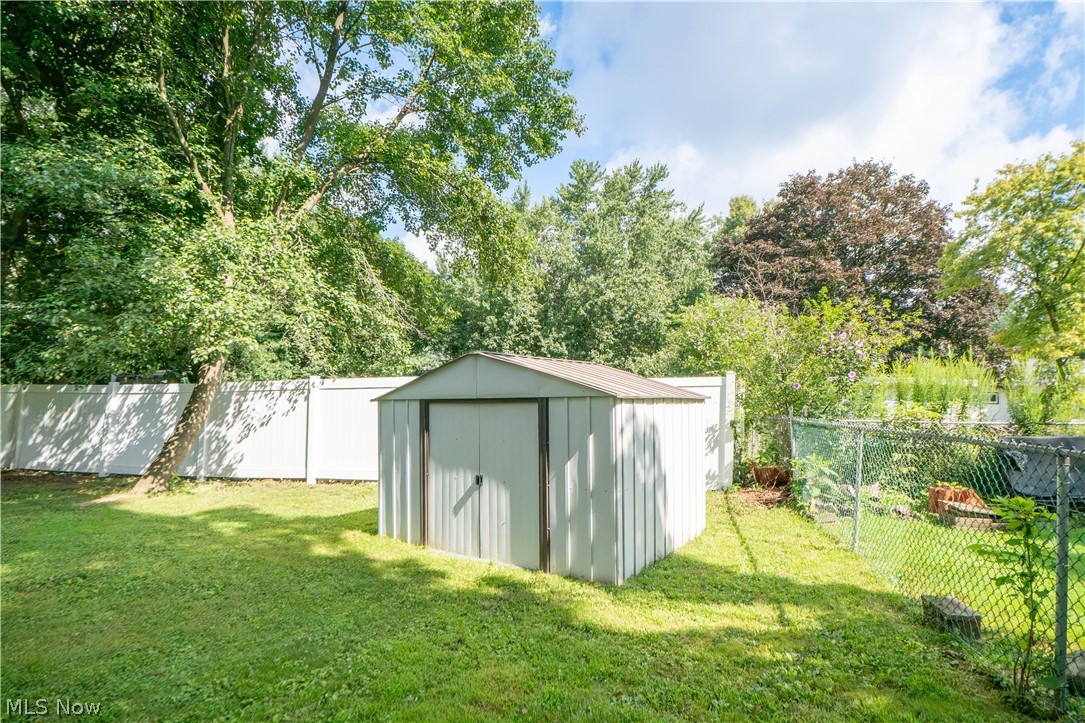 1215 Easton Street NE Canton OH 44721