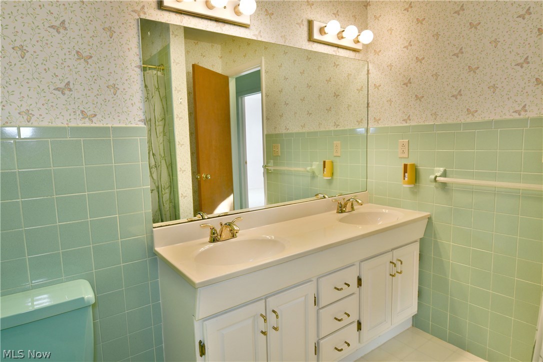 221 Southview Road Canfield OH 44406