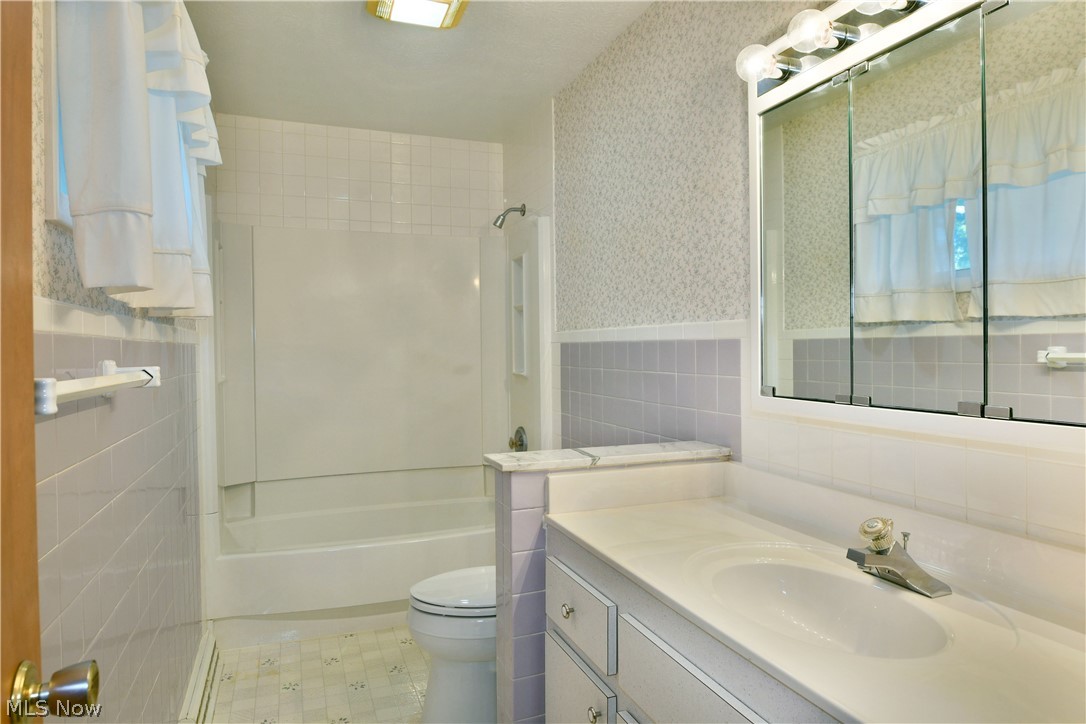 221 Southview Road Canfield OH 44406