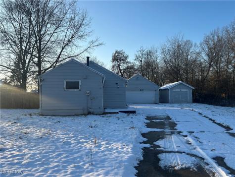2025 Scott Court Elyria OH 44035