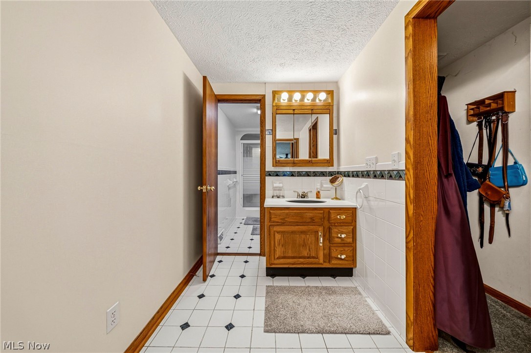 1425 Lake (SR 531) Road Conneaut OH 44030