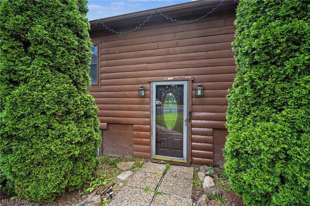 6092 Warren Road Cortland OH 44410