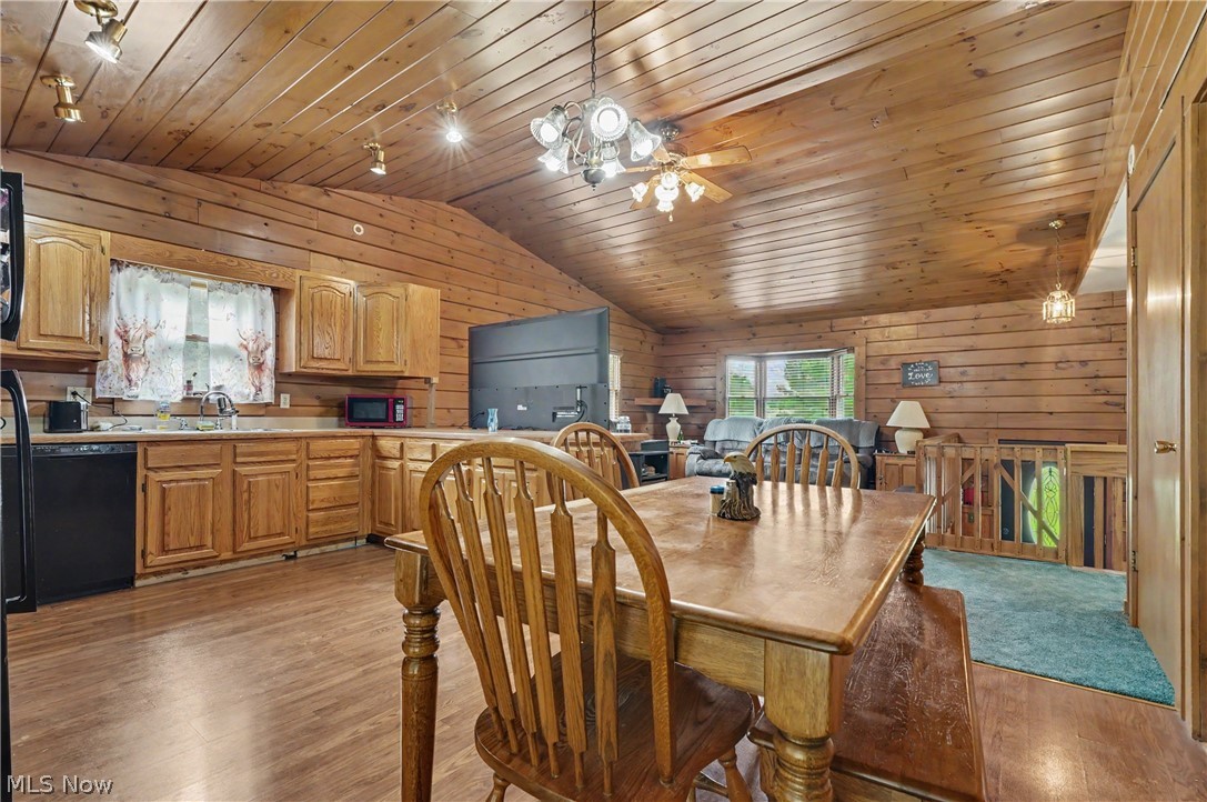 6092 Warren Road Cortland OH 44410
