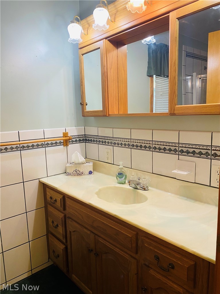 141 Miami Avenue Elyria OH 44035