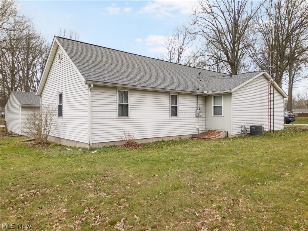 12032 Mercer Road NE Alliance OH 44601