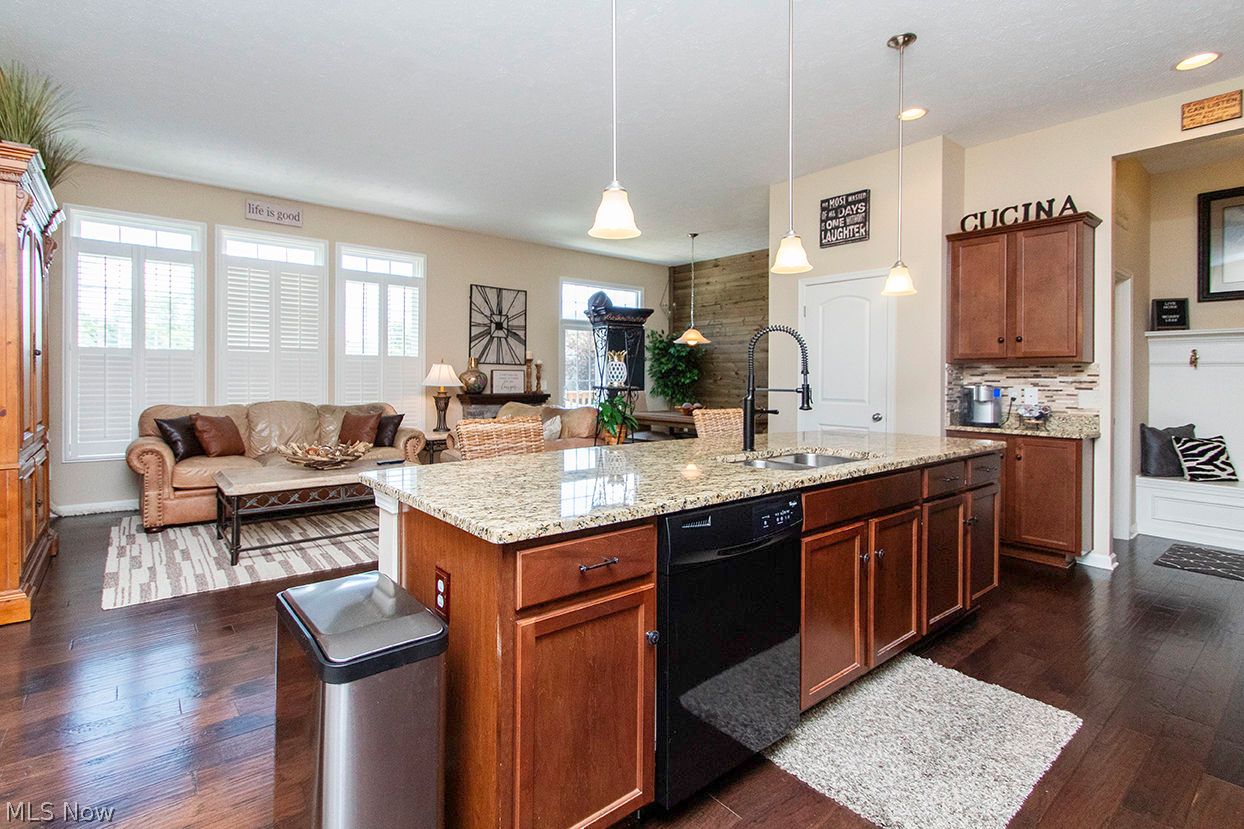1377 Easton Way Brunswick OH 44212