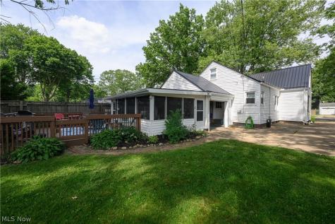 1421 Castlewood Avenue SW North Canton OH 44720