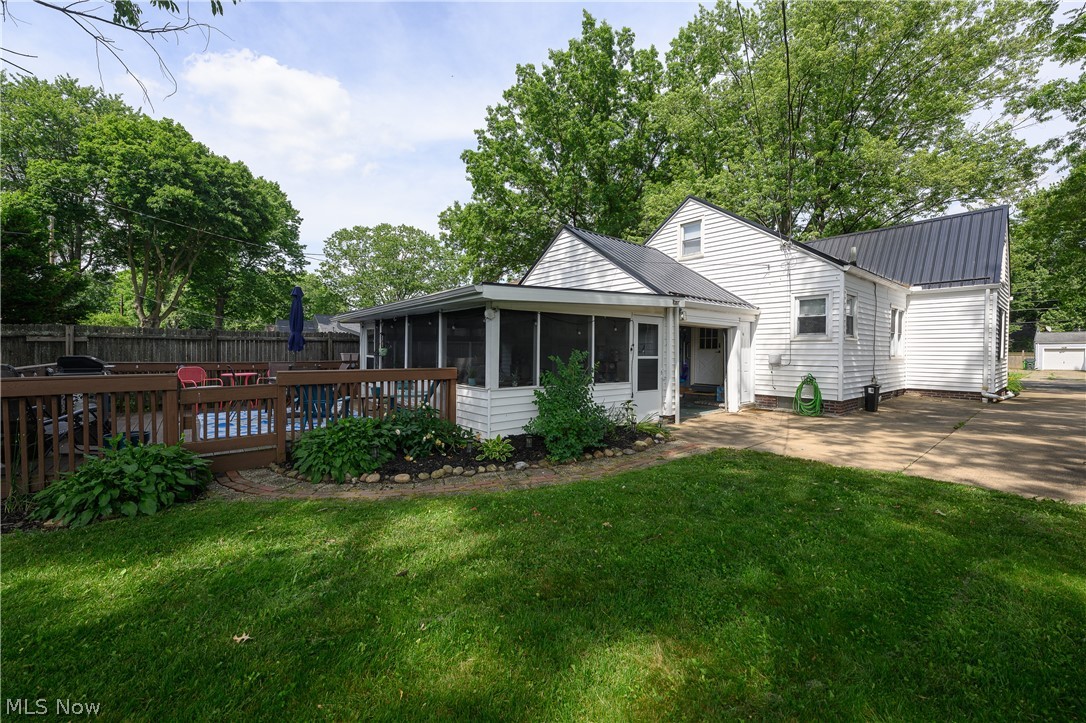 1421 Castlewood Avenue SW North Canton OH 44720