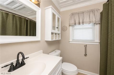 1421 Castlewood Avenue SW North Canton OH 44720