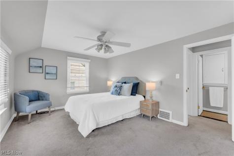1547 Commodore Road Lyndhurst OH 44124