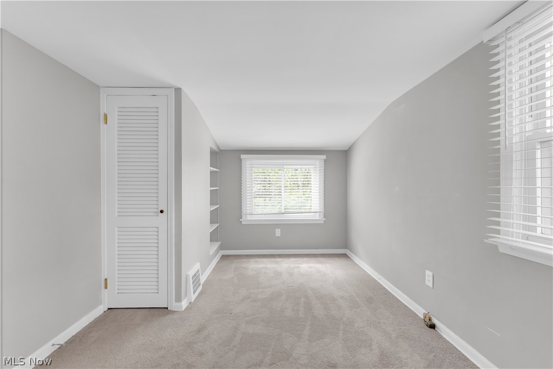 1547 Commodore Road Lyndhurst OH 44124