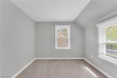 1547 Commodore Road Lyndhurst OH 44124