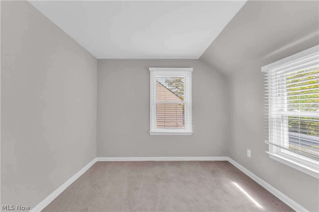 1547 Commodore Road Lyndhurst OH 44124