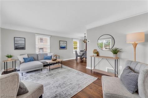1547 Commodore Road Lyndhurst OH 44124