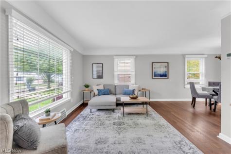 1547 Commodore Road Lyndhurst OH 44124