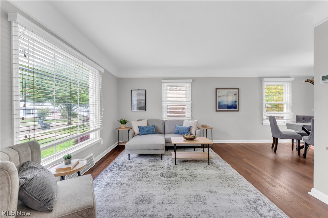 1547 Commodore Road Lyndhurst OH 44124