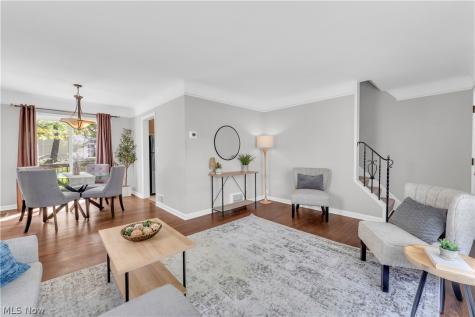1547 Commodore Road Lyndhurst OH 44124