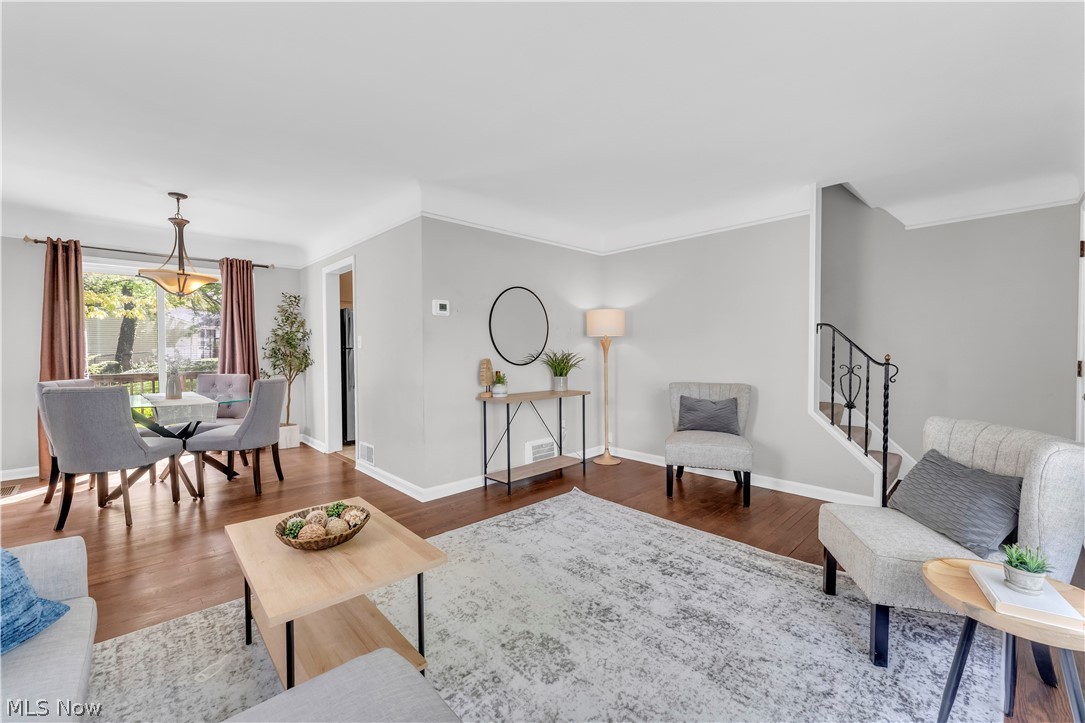 1547 Commodore Road Lyndhurst OH 44124