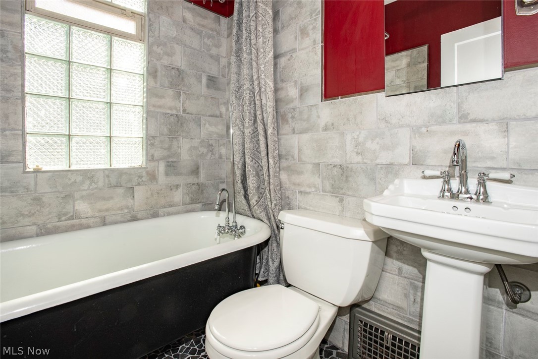 3524 W 126th Street Cleveland OH 44111