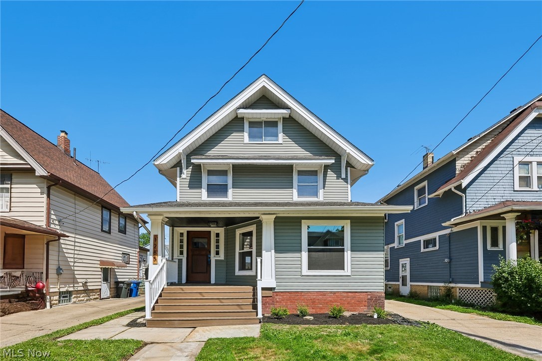 1285 Saint Charles Avenue Lakewood OH 44107