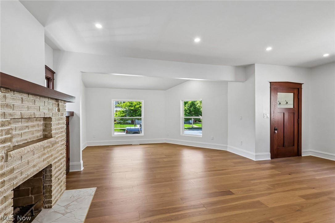 1285 Saint Charles Avenue Lakewood OH 44107