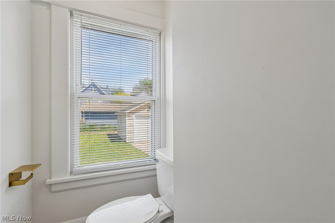 1285 Saint Charles Avenue Lakewood OH 44107