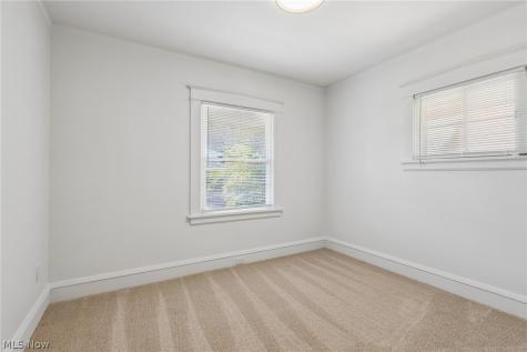 1285 Saint Charles Avenue Lakewood OH 44107