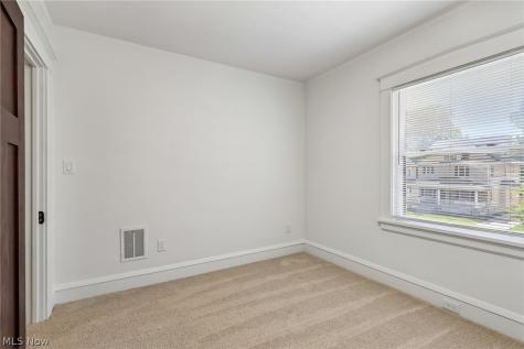 1285 Saint Charles Avenue Lakewood OH 44107
