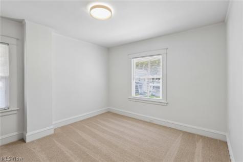 1285 Saint Charles Avenue Lakewood OH 44107