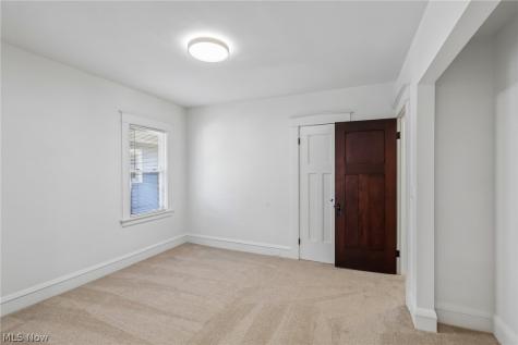 1285 Saint Charles Avenue Lakewood OH 44107