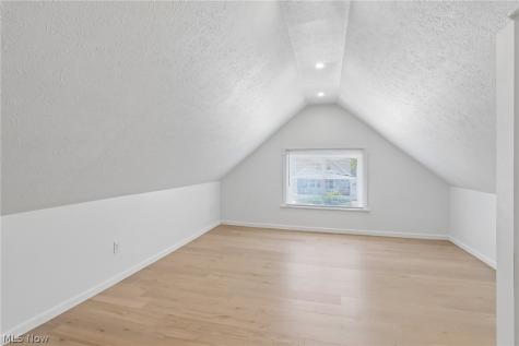1285 Saint Charles Avenue Lakewood OH 44107