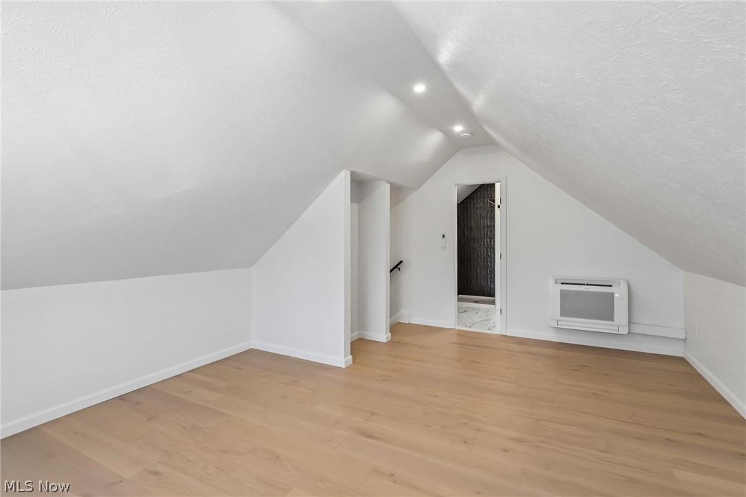 1285 Saint Charles Avenue Lakewood OH 44107