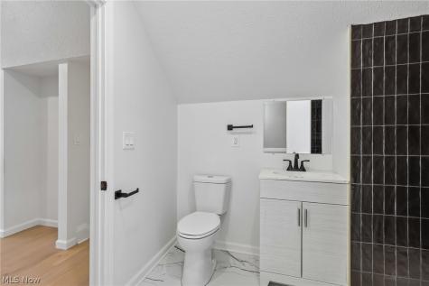 1285 Saint Charles Avenue Lakewood OH 44107
