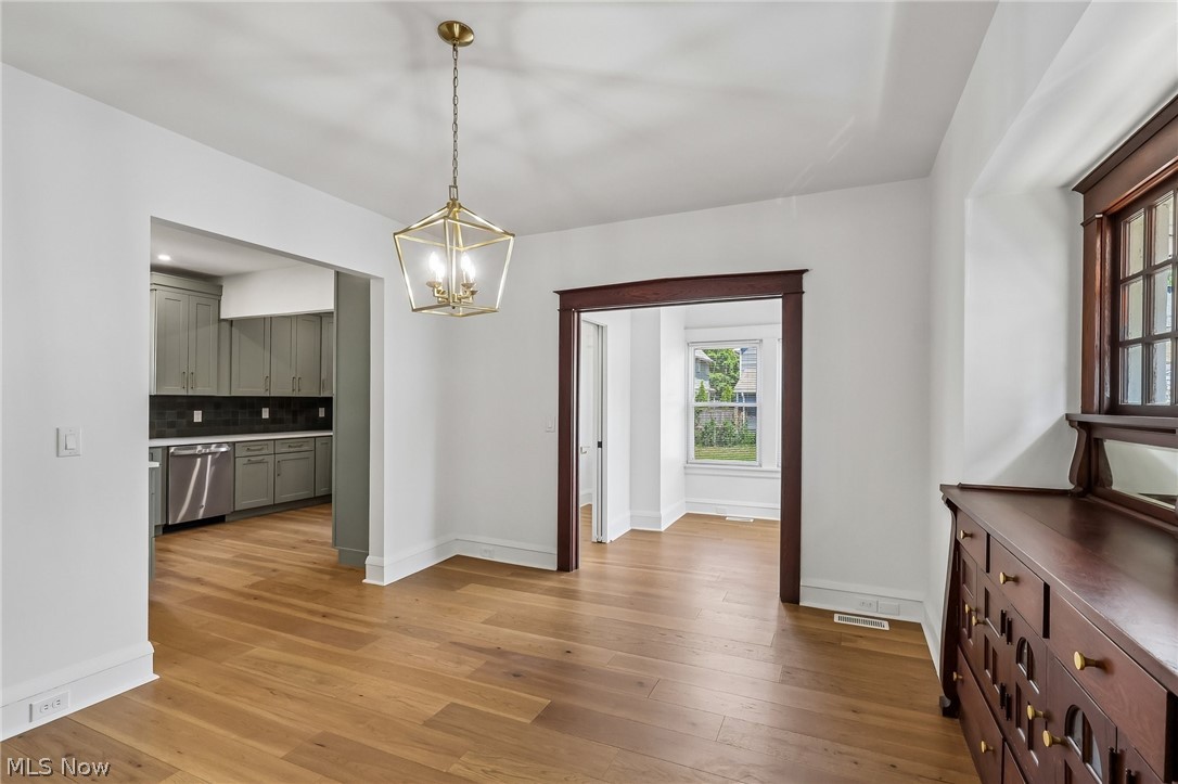 1285 Saint Charles Avenue Lakewood OH 44107