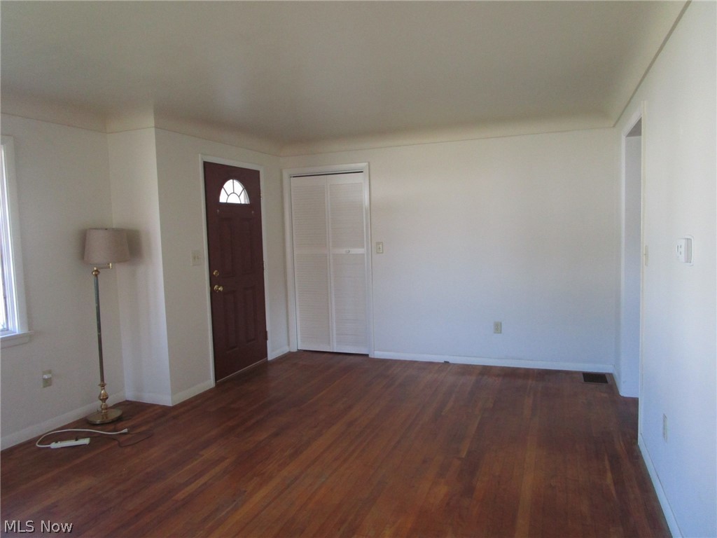 389 Jackson Street Conneaut OH 44030