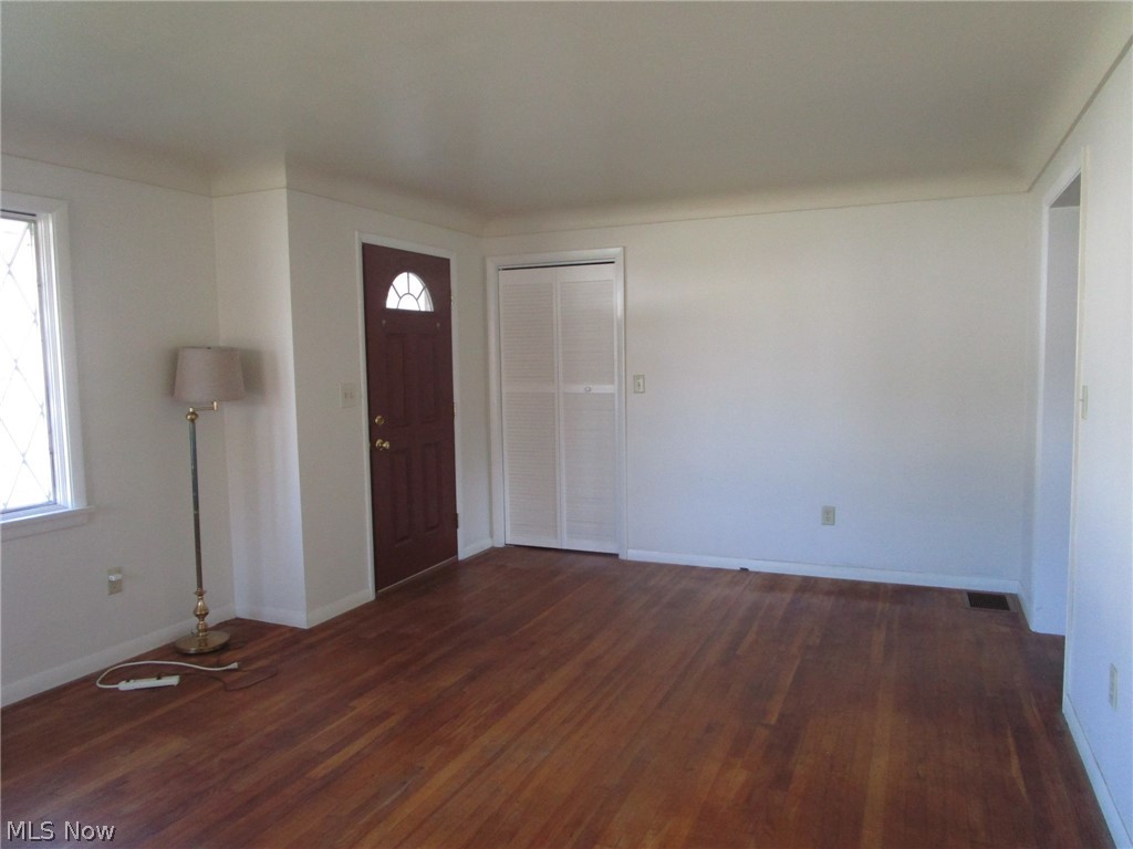 389 Jackson Street Conneaut OH 44030