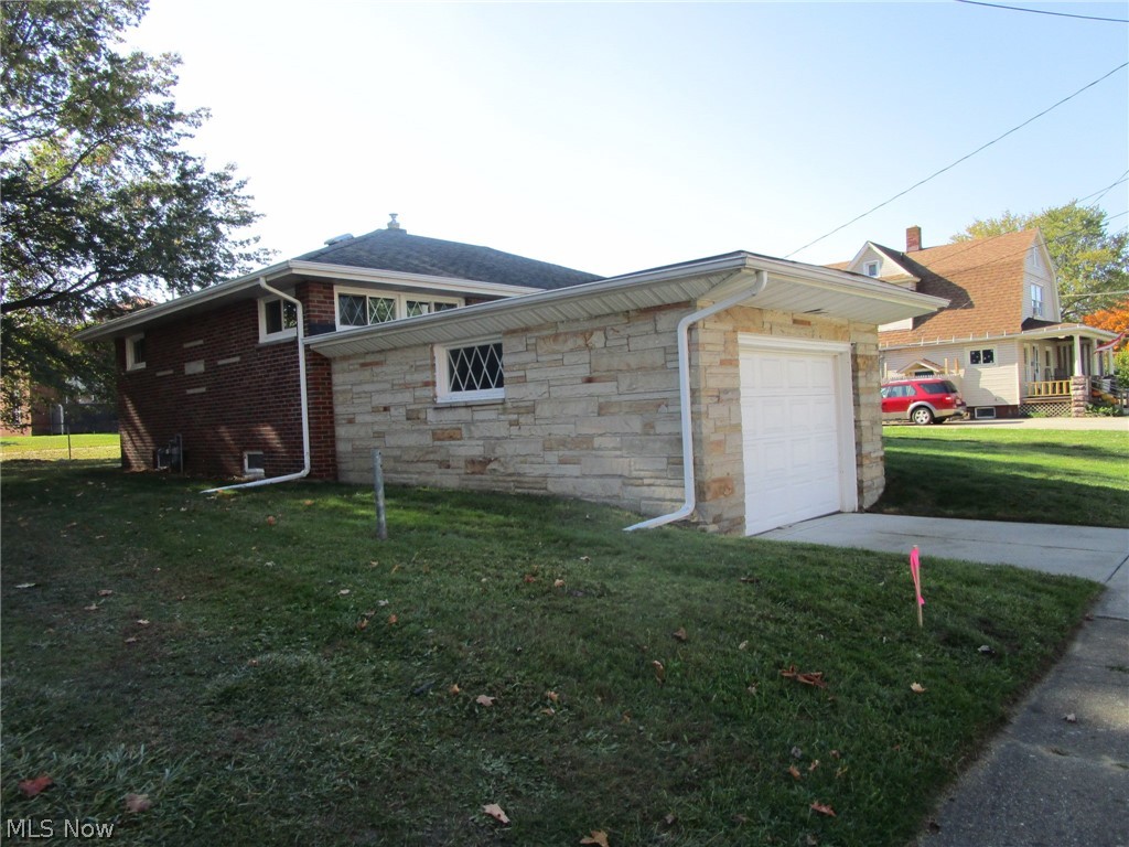 389 Jackson Street Conneaut OH 44030