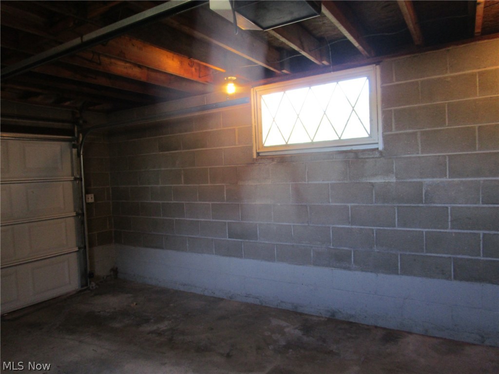 389 Jackson Street Conneaut OH 44030