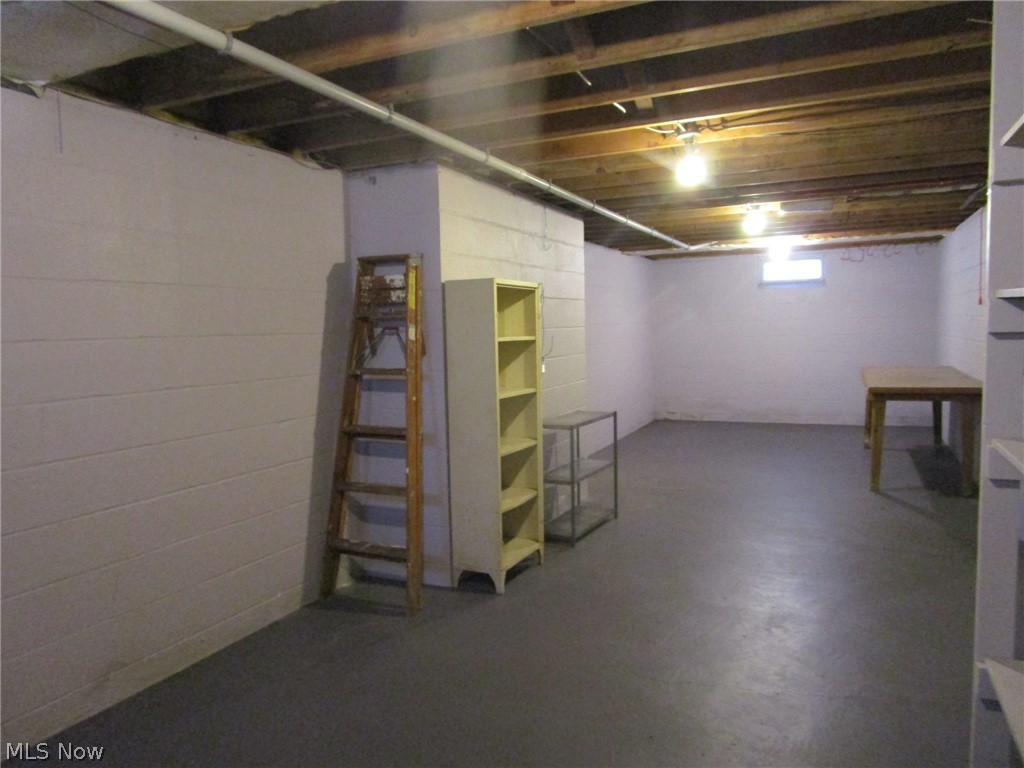389 Jackson Street Conneaut OH 44030