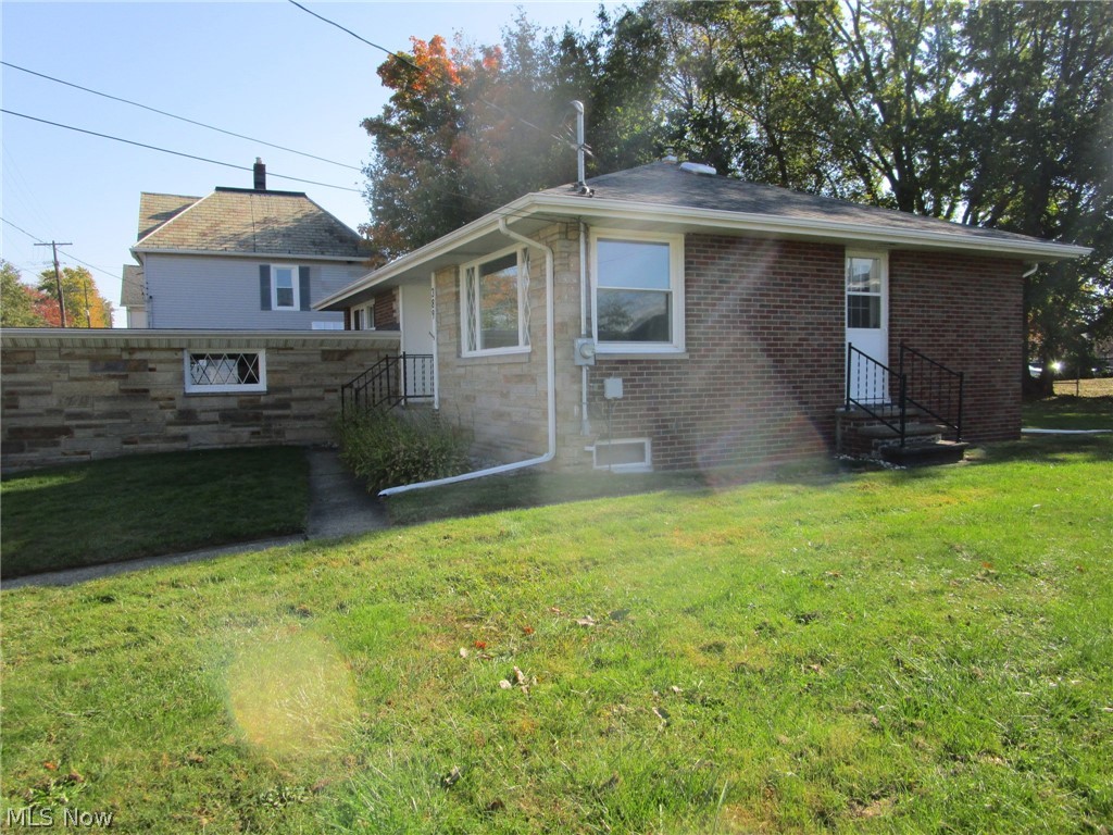 389 Jackson Street Conneaut OH 44030