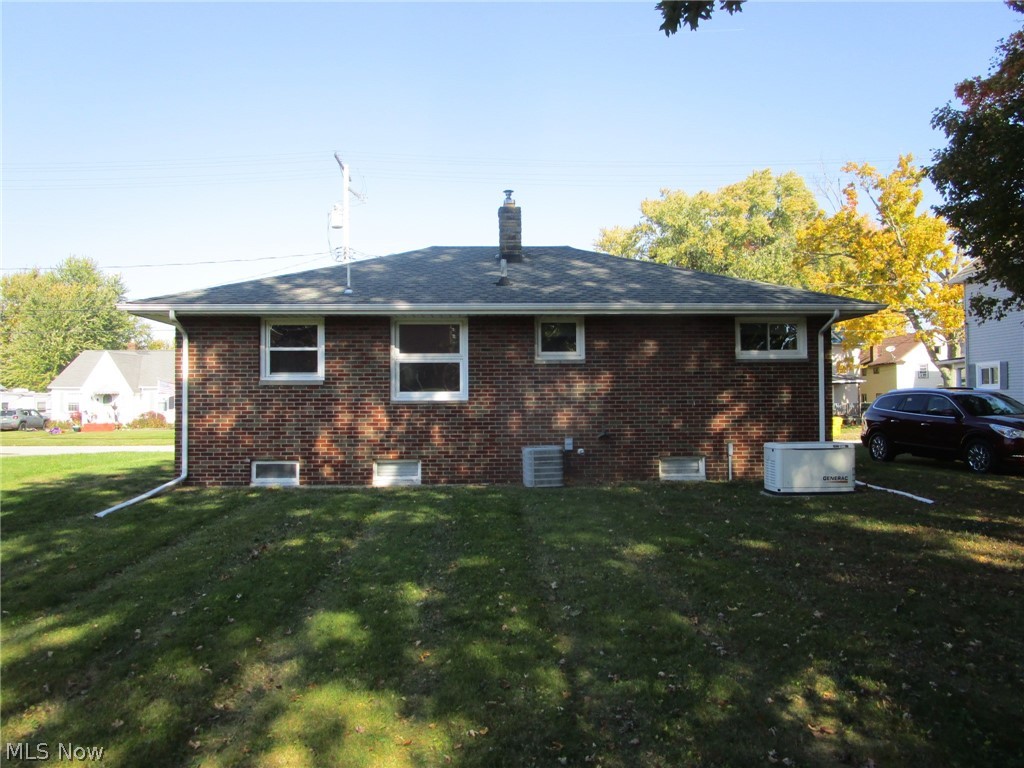 389 Jackson Street Conneaut OH 44030