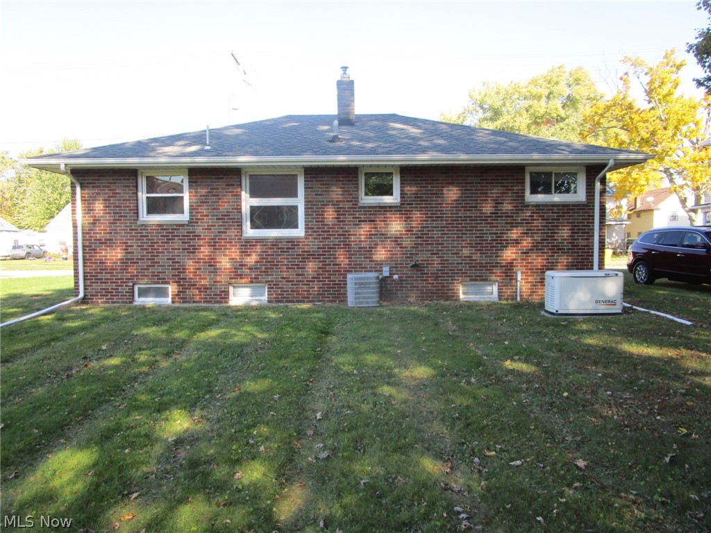 389 Jackson Street Conneaut OH 44030