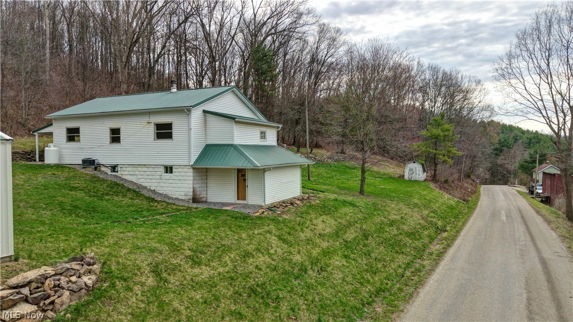12413 Lick Run Road Newcomerstown OH 43832